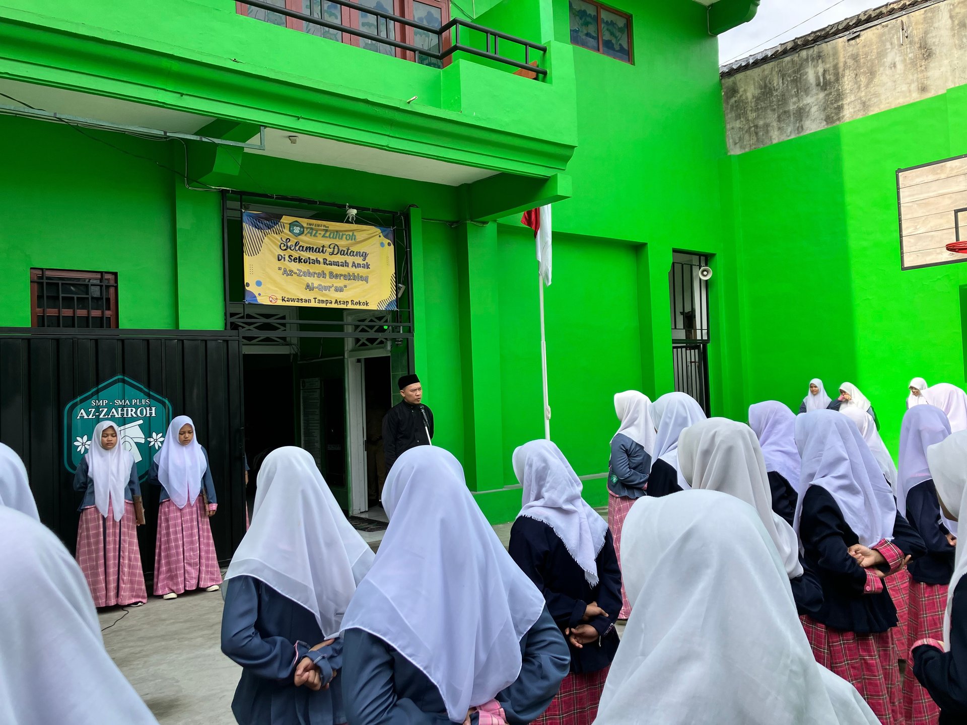 Pentingnya Pendidikan Pesantren bagi Putri